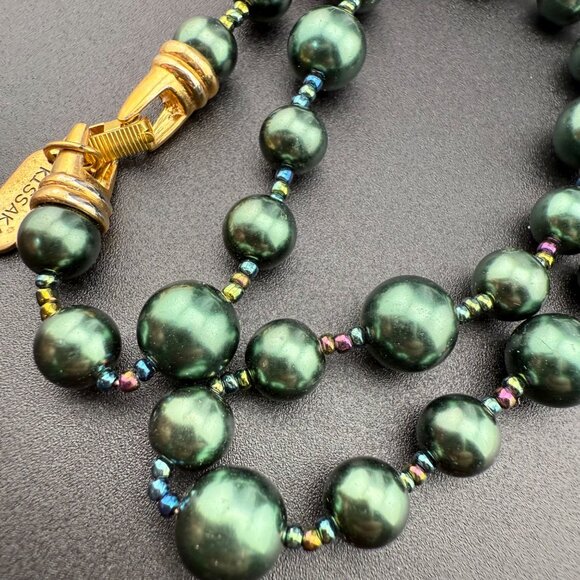 Kissaka Green Glass Bead Faux Pearl Necklace With Gold-Tone Clasp Elegant Design - Picture 6 of 8